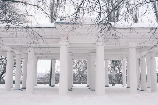 Building in winter park — Stock Photo, Image