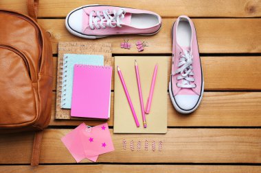 Okul sırt çantası ile ayarla