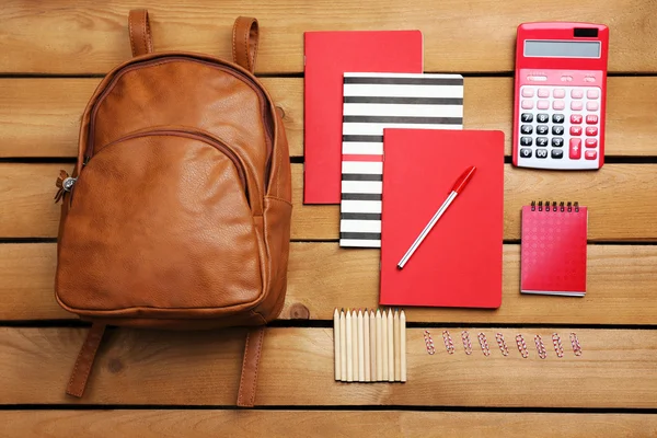 Set de escuela con mochila —  Fotos de Stock