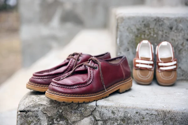 Zapatos de padre e hijo — Foto de Stock