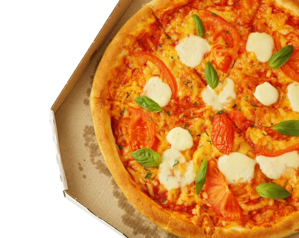 Margherita pizza üzerinde beyaz izole karton kutu içinde — Stok fotoğraf