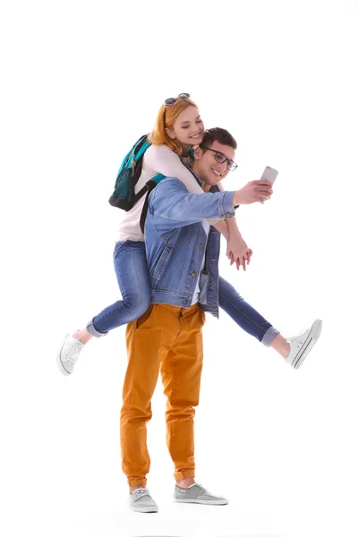 Casal Jovem Tomando Selfie Com Telefone Celular Isolado Branco — Fotografia de Stock