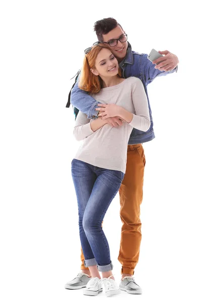Jeune Couple Prenant Selfie Avec Téléphone Portable Isolé Sur Blanc — Photo