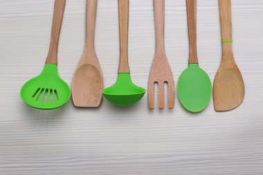 Ahşap mutfak aletleri.