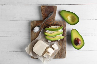 Vejetaryen avokado sandviç