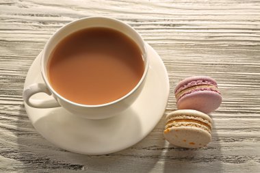 Süt çay macarons ile 