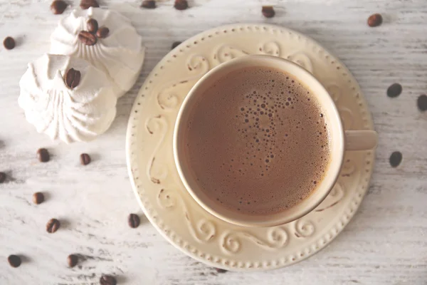 Tasse de café avec des haricots — Photo