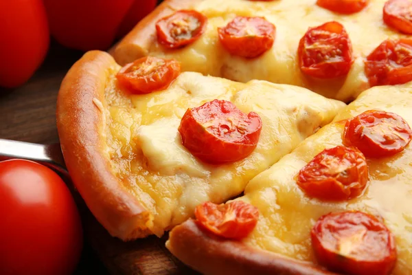Pizza Margherita close-up — Stock Photo, Image