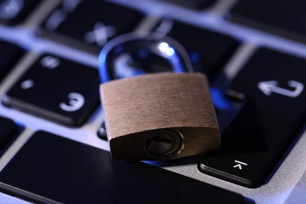 Lock on computer keyboard — Stock Photo, Image