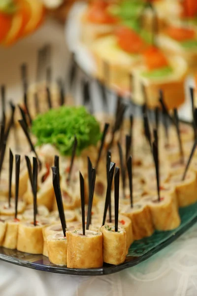 Plato con aperitivos variados — Foto de Stock