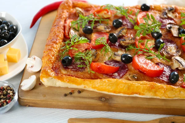 Rektangel läcker pizza — Stockfoto