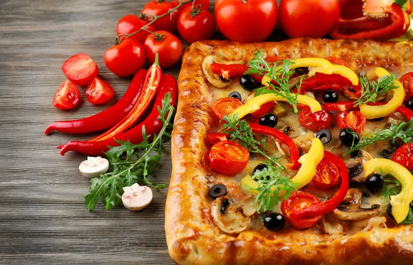 Verse zelfgemaakte pizza — Stockfoto