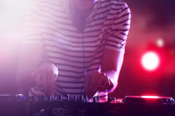 DJ playing music — Stock Photo, Image