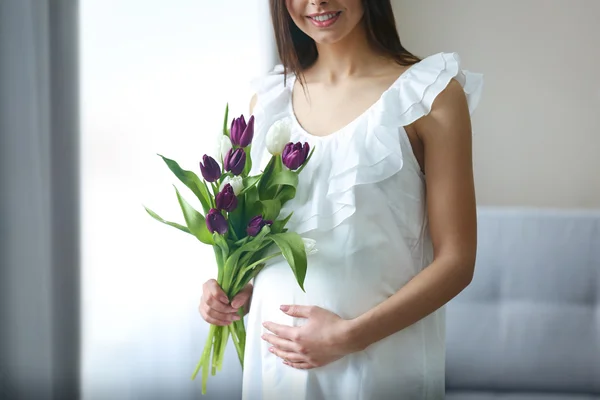 Mulher grávida bonita — Fotografia de Stock