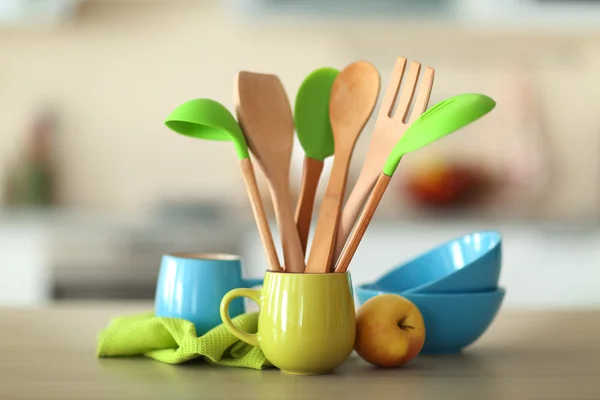 Conjunto de utensílios de cozinha de madeira — Fotografia de Stock