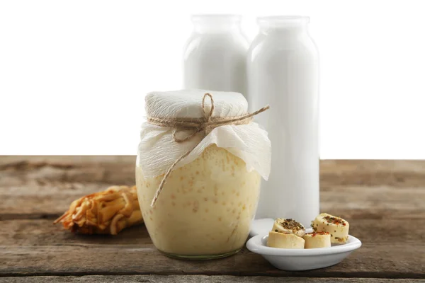Concezione di prodotti lattiero-caseari in tavola — Foto Stock