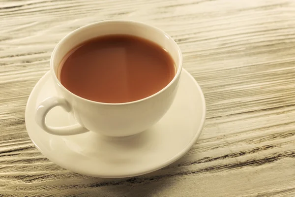 Молочний чай на білому — стокове фото