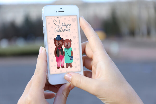 Женщина со смартфоном 