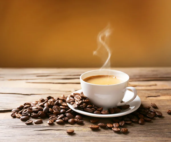 Kopje koffie op tafel — Stockfoto