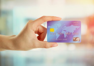 El ele tutuşan kredi kartı