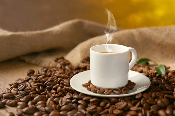 탁자 위에 놓인 커피 — 스톡 사진