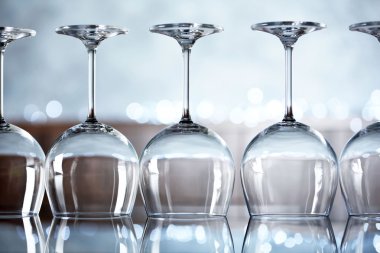 Kalkık ayaklı büyük kadehler 