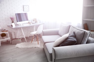 Modern iç. Rahat çalışma alanı