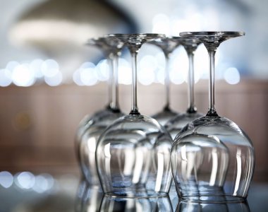 Kalkık ayaklı büyük kadehler 