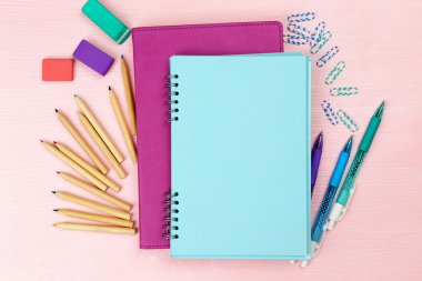 Ofis dizüstü bilgisayarlarla ayarla 