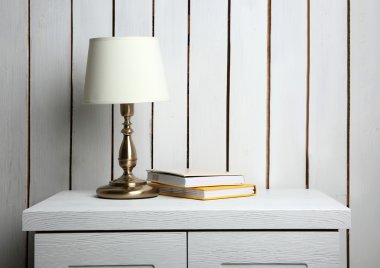 Okyanusun üzerinde gece lambası ve ev dekor 