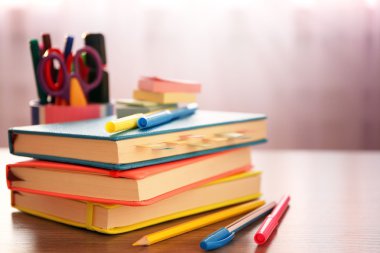 Organizatörler kalem ve skissors ile