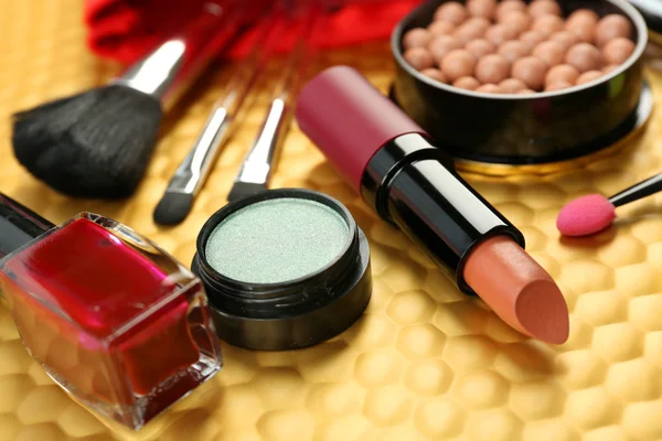 Acessórios de cosméticos decorativos — Fotografia de Stock