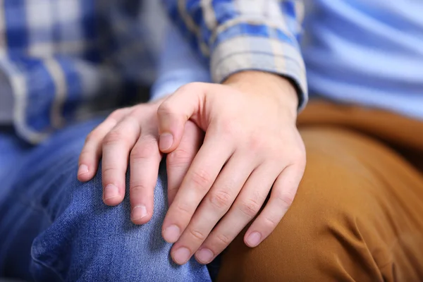 Homoseksuelen houden elkaar handen — Stockfoto