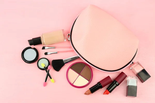 Makeup set with beautician — Stock Photo, Image