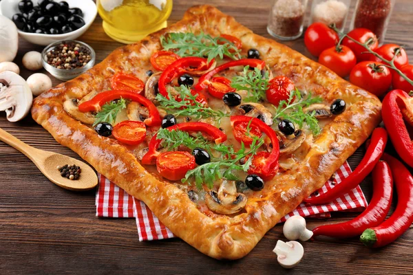 Pizza recién hecha — Foto de Stock