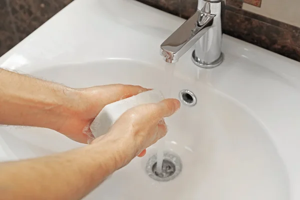 Kobieta Mycie rąk — Zdjęcie stockowe