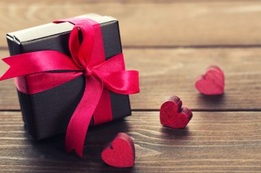 Hediye kutusu ve dekoratif Kalpler