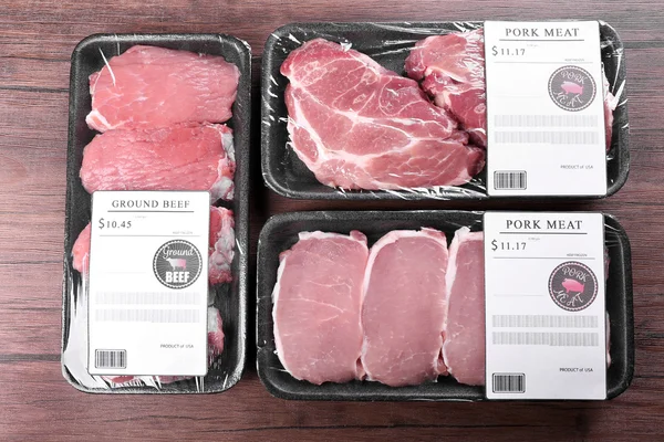 包装的件的肉 — 图库照片