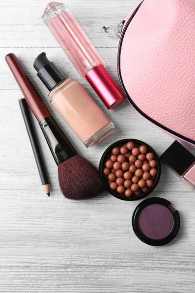 Make-up set met schoonheidsspecialiste — Stockfoto