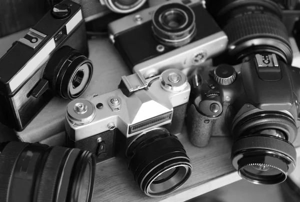 Modern ve retro kameralar  
