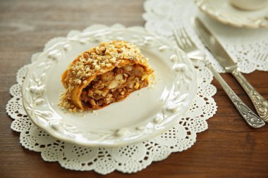 Elmalı strudel dilim