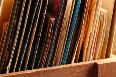 Vinil kayıtlar ile kutu