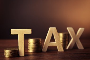 Word vergi yığılmış paralar ile 