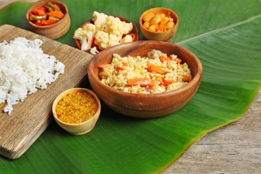 Sebze haşlama ve kızarmış pilav