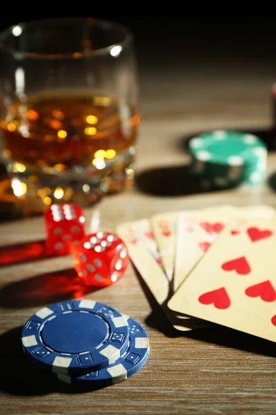 Poker med kort och marker — Stockfoto