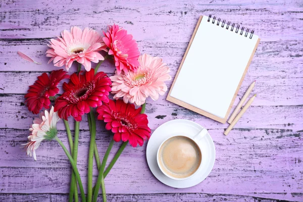 Cup of coffee on gray — Stock Photo, Image