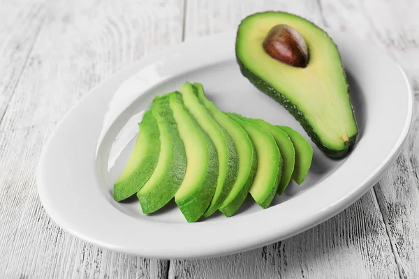 Plakjes verse avocado — Stockfoto