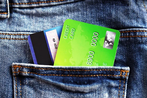 Creditcards in jeans zak — Stockfoto