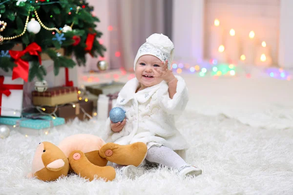 Funny babymeisje — Stockfoto