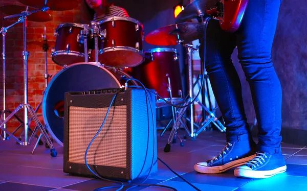 Pies de músico de guitarra — Foto de Stock